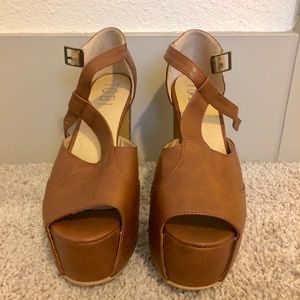 TOBI Chunky brown platform block heel